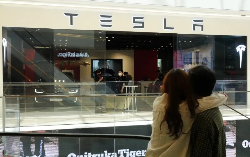 Shunning home markets, South Korean retailers pile-up on US stocks