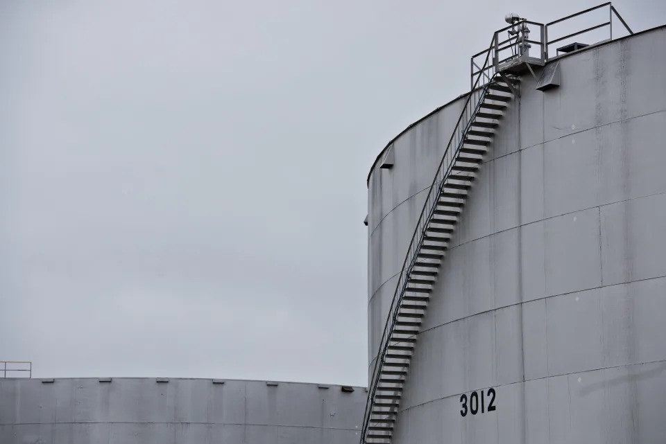 Oil Halts Two-Day Drop on Iran Tensions, Strong US Retail Sales