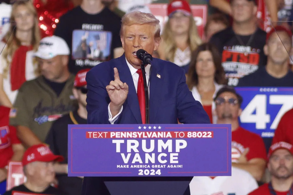 Trump zigzags between economic remarks and personal insults at rally in critical Pennsylvania