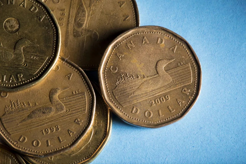 FX Market’s Biggest Short Bet Squeezed by Canadian Dollar Rally