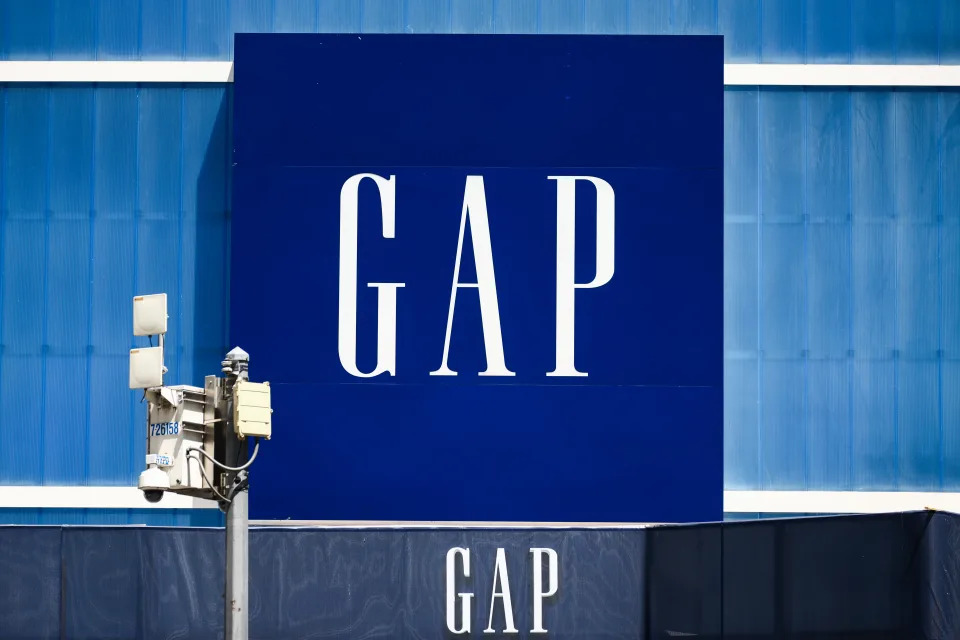 Gap shares rise after it resumes trading, Q2 results show growing sales and margin
