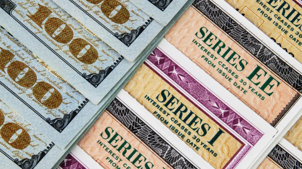 Wealthy investors make an unexpected move on stocks, bonds