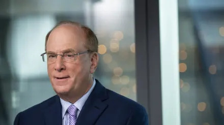 Fink Pushes BlackRock Into High-Stakes Bet on Private Markets
