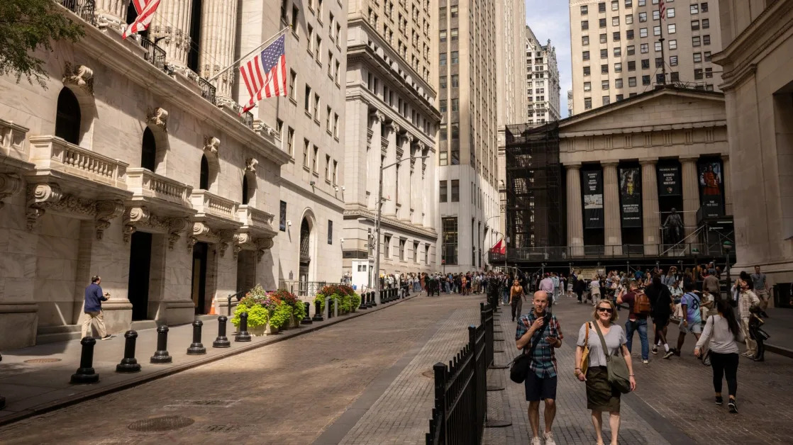 JPMorgan Rejects Transition-Finance Trend Gripping Wall Street