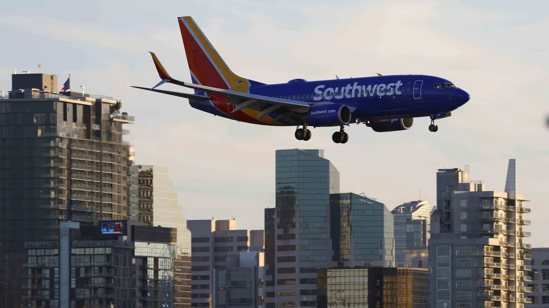 Southwest Stock Rises as Airline Lifts Outlook on Strong Travel Demand