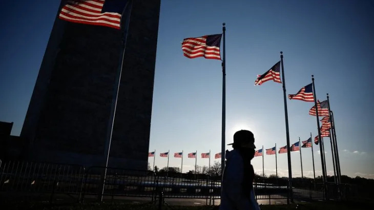 US job market bounces back from impact of strikes, hurricanes