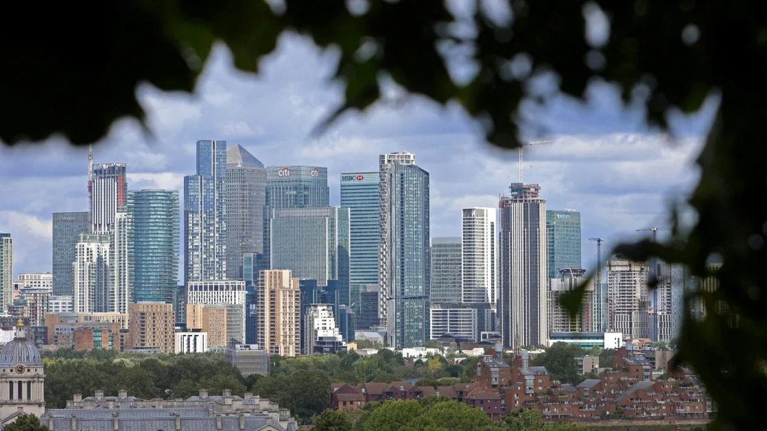 FTSE giant deals £27bn blow to London stock market