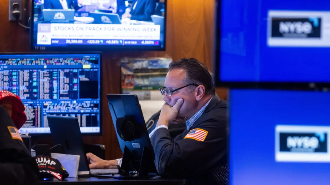 Stock Market Today: Stocks end mixed, Dow falls for seventh straight day