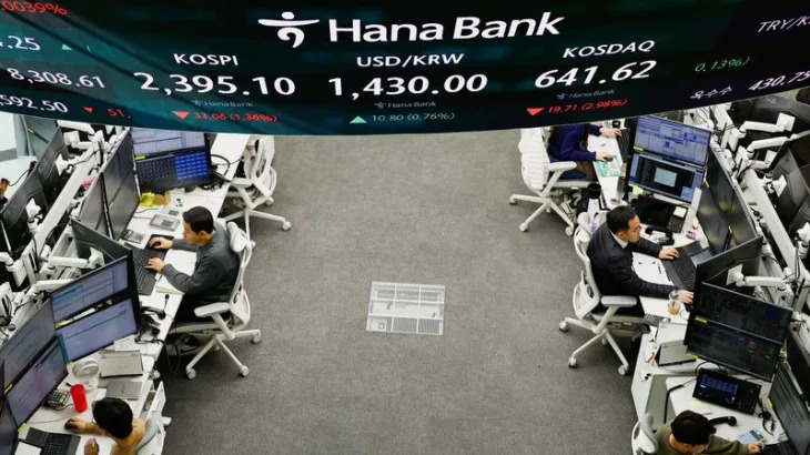 South Korean authorities to continue monitoring financial markets