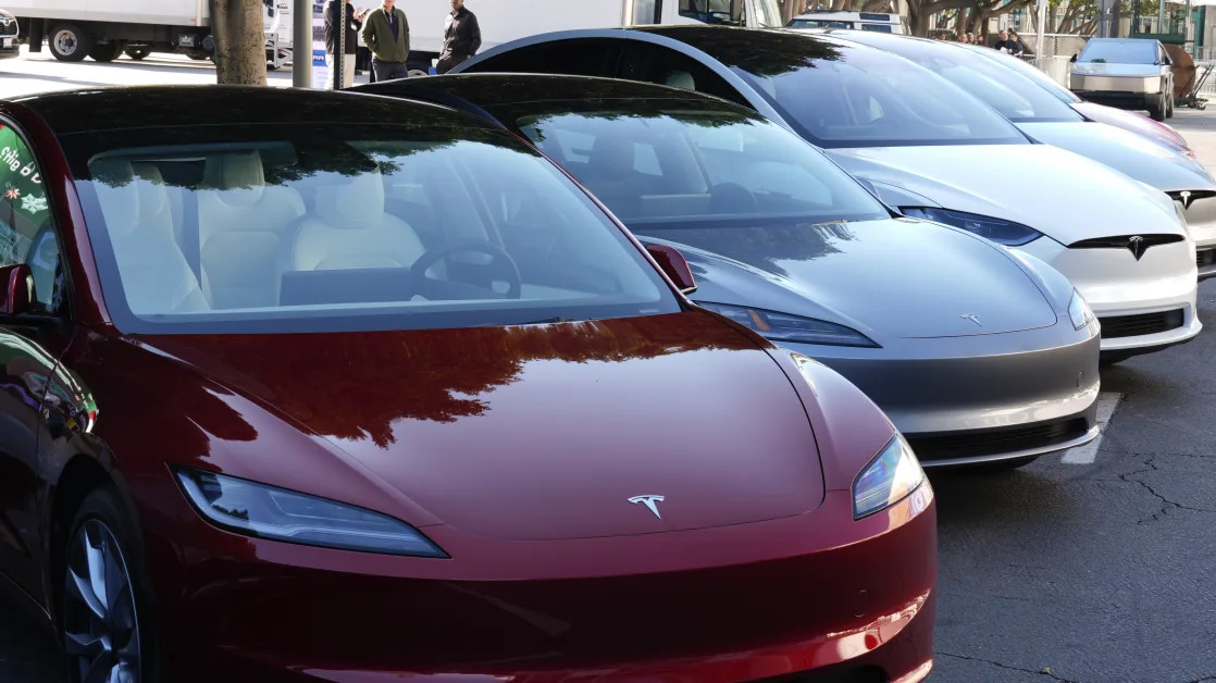 Tesla stock booms to new high as analyst ups price target to $515