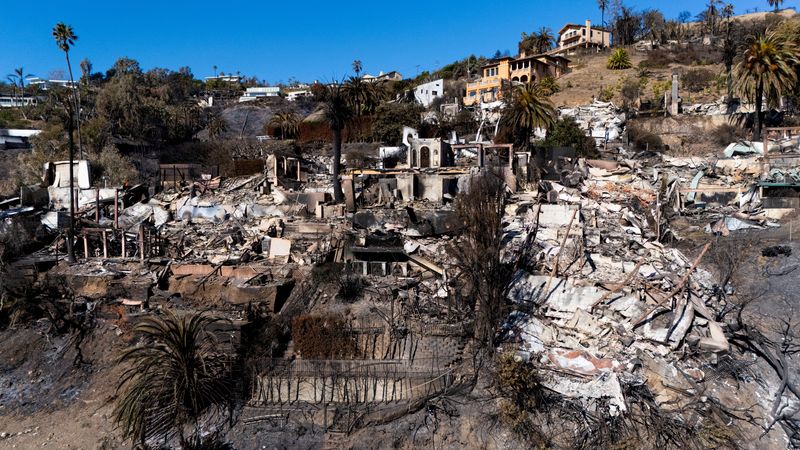 Displaced Los Angeles homeowners face price gouging after wildfires