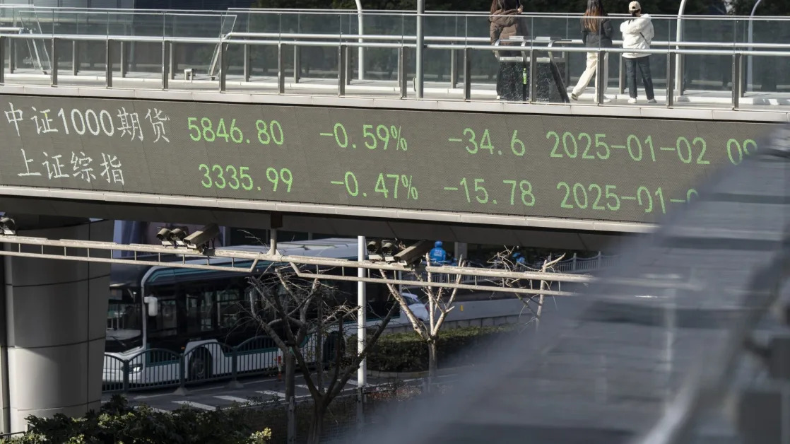 China Stocks Slide Upon Reopen as Tariffs Keep Traders on Edge