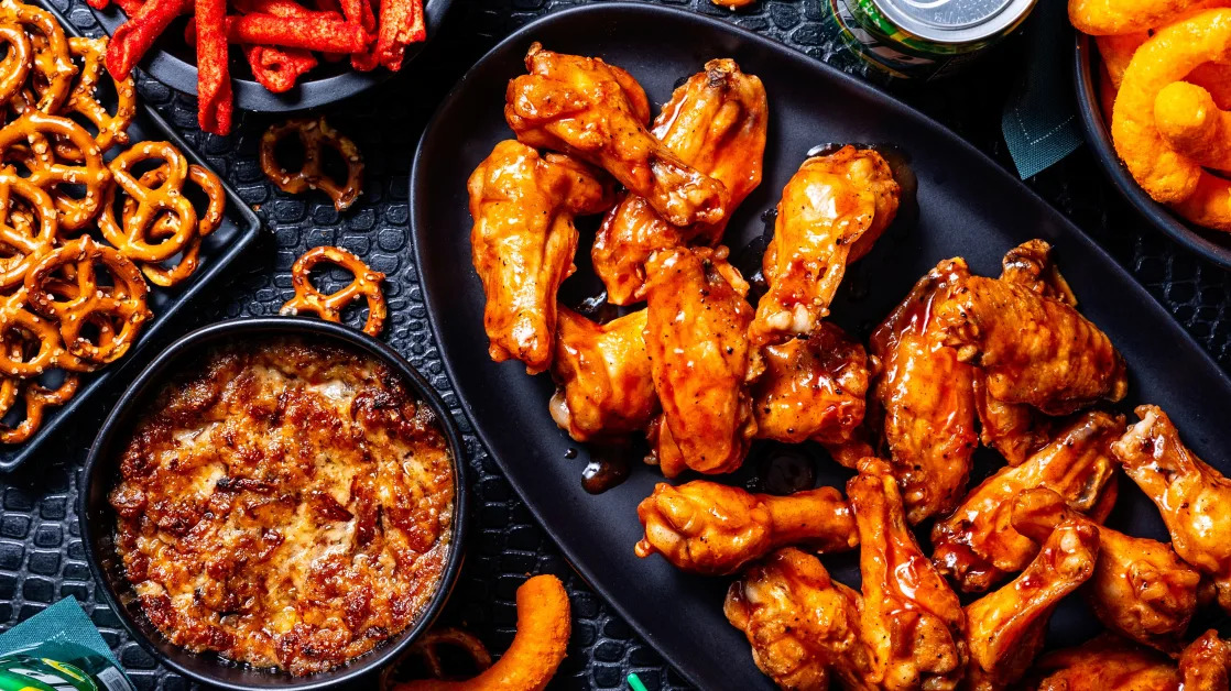 Super Bowl food stock plays: Wingstop, Domino's poised to win on game day