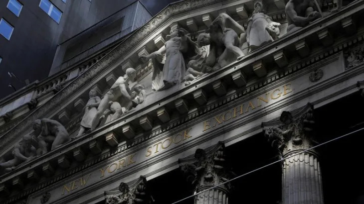 Wall Street ends higher on AI strength; steelmakers climb on Trump tariff threat