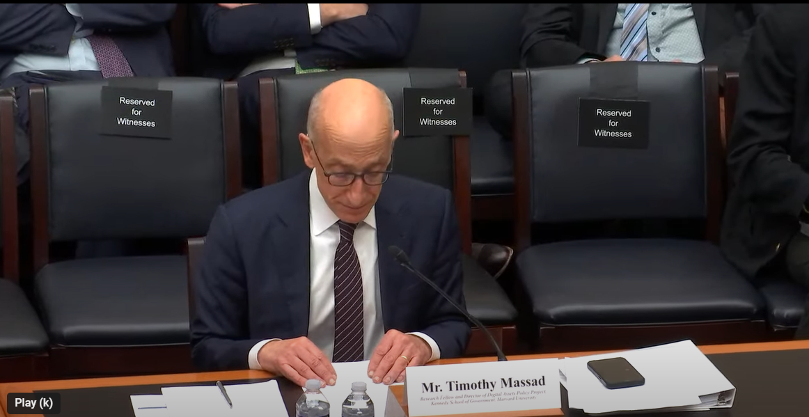 Former CFTC chair criticizes STABLE Act amid calls for urgent regulatory clarity