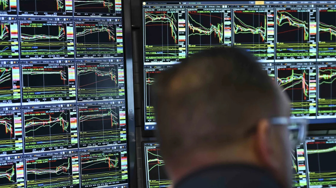 Tesla, Palantir Among Top Gainers Today With Stocks Under Pressure