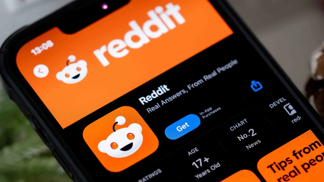 Reddit Stock Tumbles as User Growth Misses Expectations