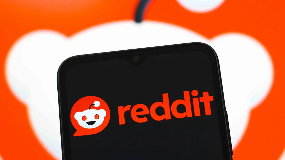Reddit Stock Is Down on Disappointing User Growth. Why Analysts Say To Buy the Dip.