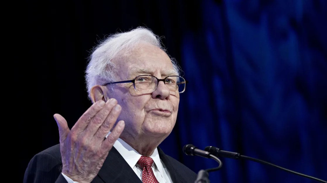 Buffett Sold More BofA Stock While Keeping Apple Stake Intact