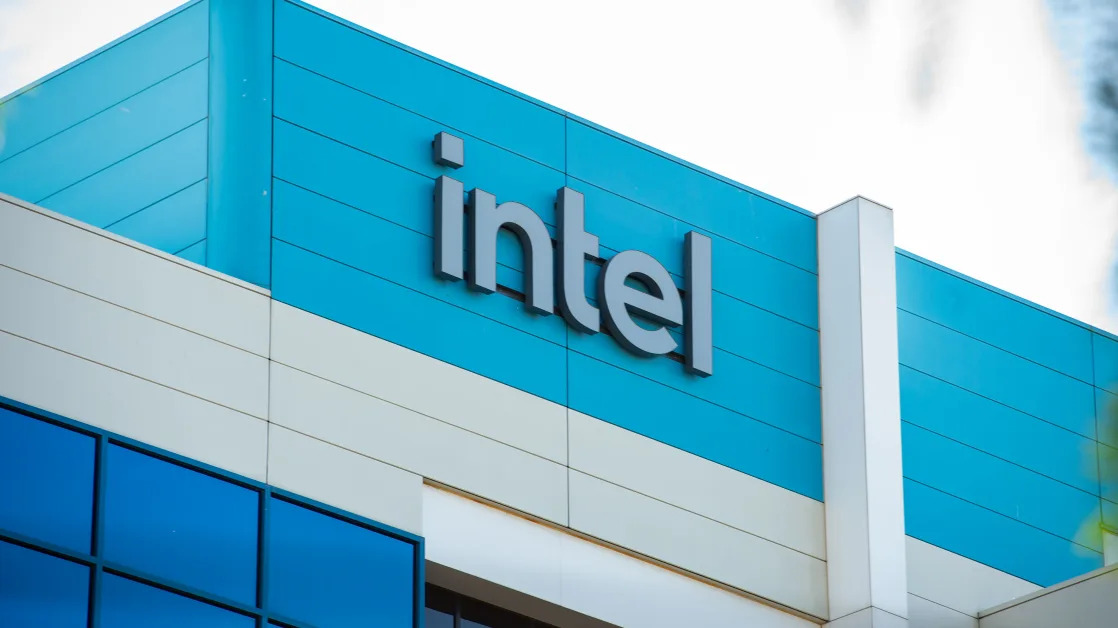 Intel stock notches biggest weekly gain since 2000 after JD Vance's AI chip pledge