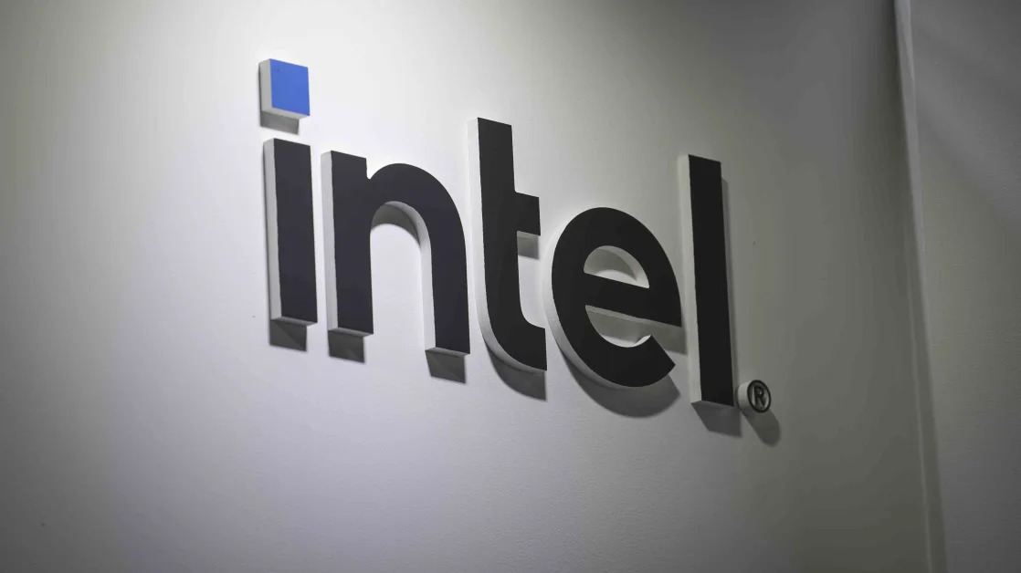 Intel Stock Drops at the End of a Rip-Roaring Week