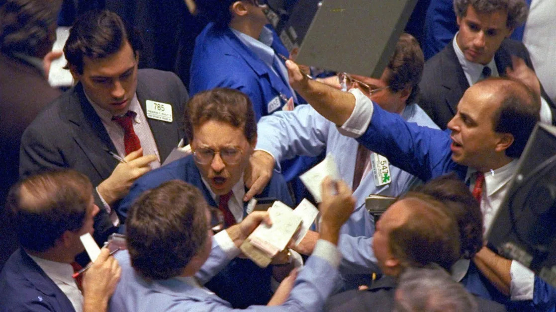 Bank of America says growth stocks are in a bubble exceeding the 'dot-com' and 'nifty fifty' eras — and warns they could take the S&P 500 down 40%