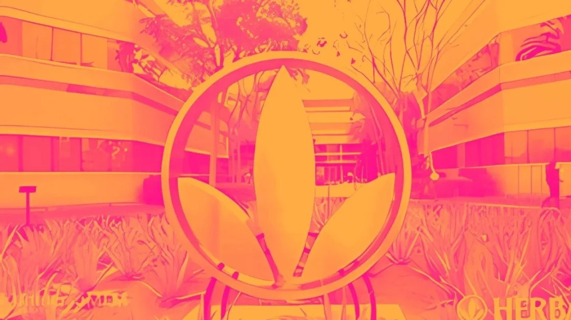 Herbalife (NYSE:HLF) Posts Better-Than-Expected Sales In Q4, Stock Jumps 13.7%