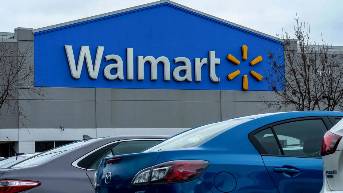 Walmart Stock Sinks on Soft Outlook