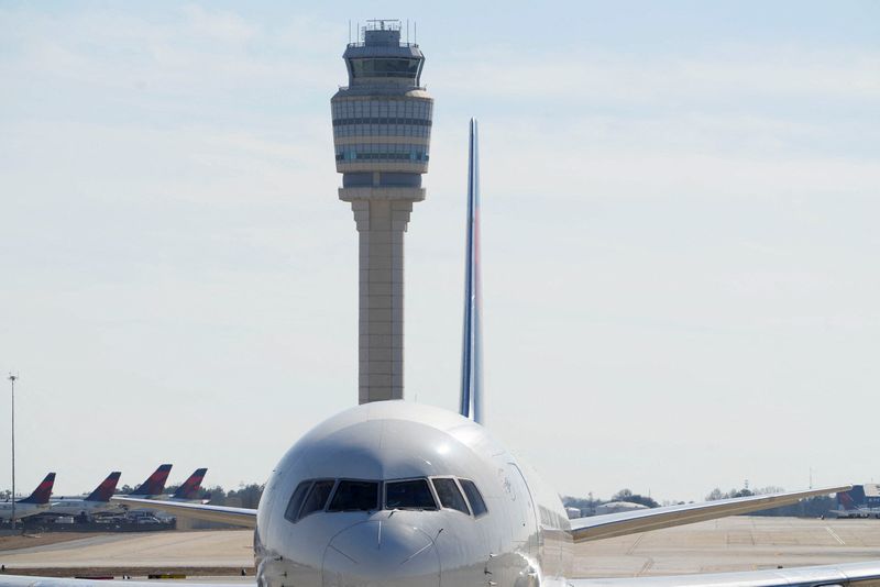 US senators call for new funding for air traffic control training
