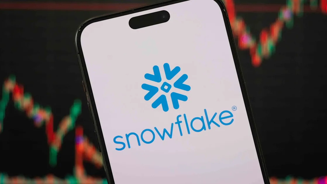 Snowflake Stock Jumps on Better-Than-Expected Results, Outlook