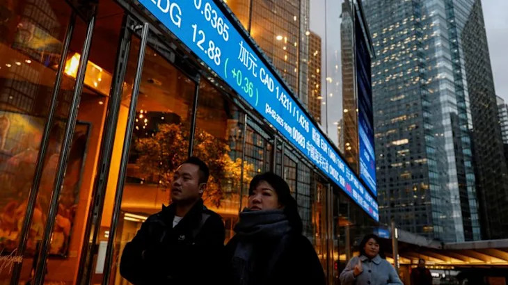 Chinese mainland investors drive surge in Hong Kong stocks