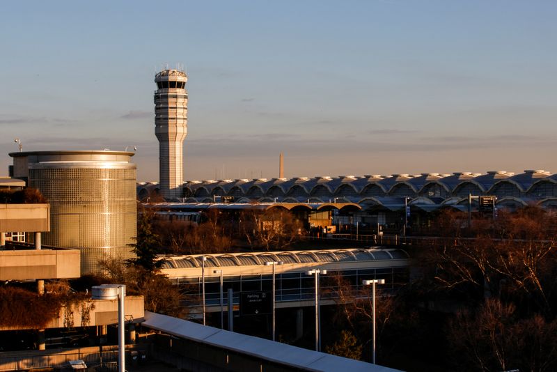 US FAA investigating false collision alerts at Washington DC airport