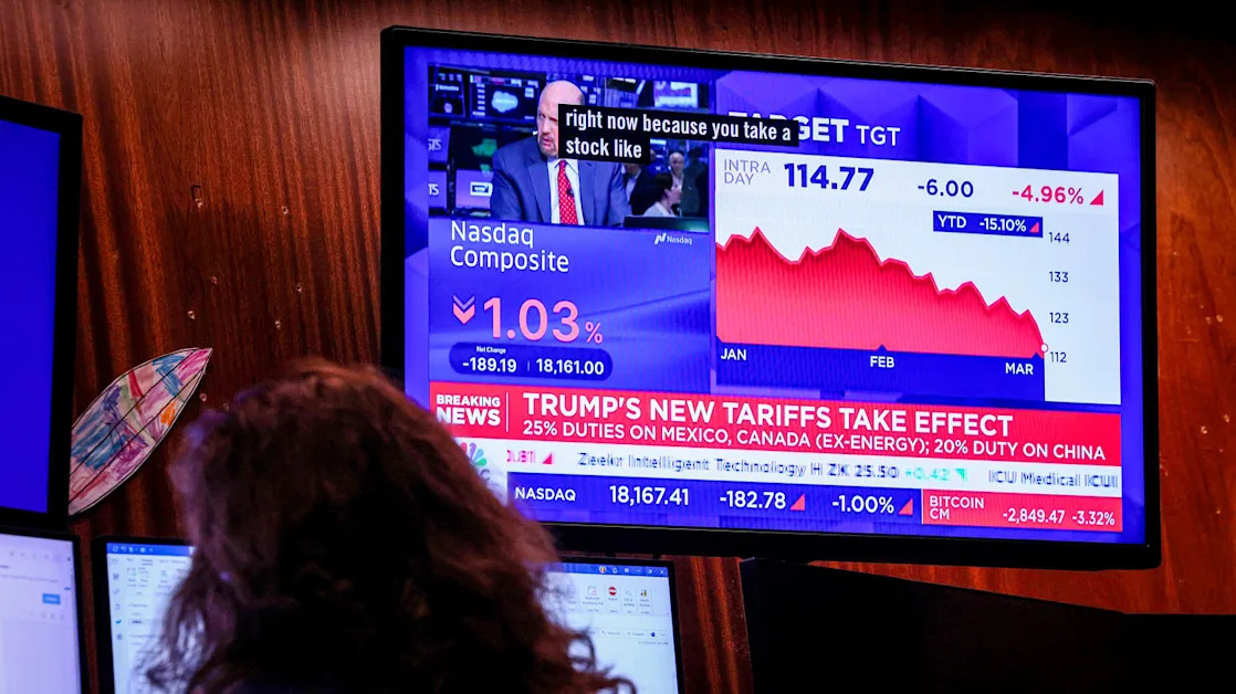 Stocks tumble for second-straight day as tariffs take effect