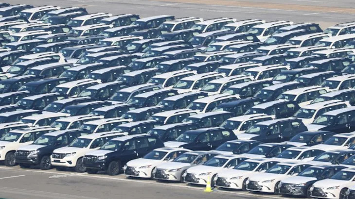 European auto stocks sink as U.S. tariffs on Mexico, Canada kick in