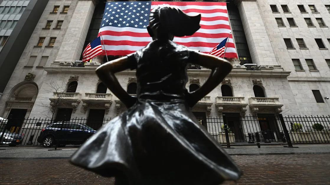 State Street, which commissioned Wall Street’s ‘Fearless Girl’ statue, ends diversity policies