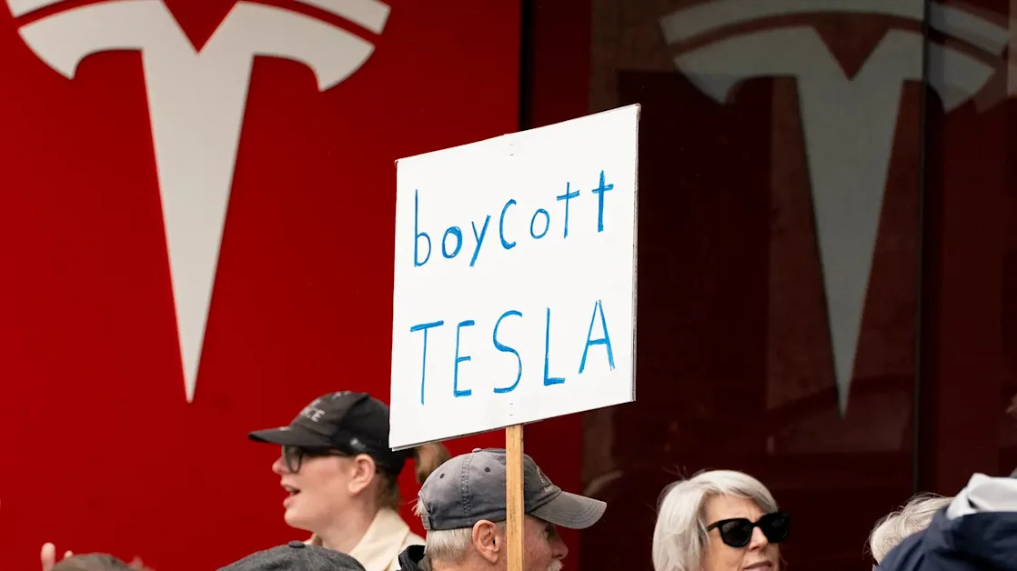 Tesla CFO sells $1.7M more in stock