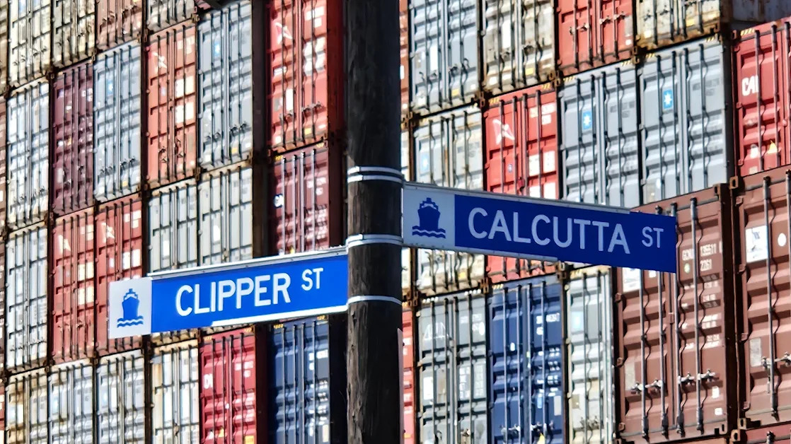 Stay flexible in a convoluted market, experts tell ocean shippers