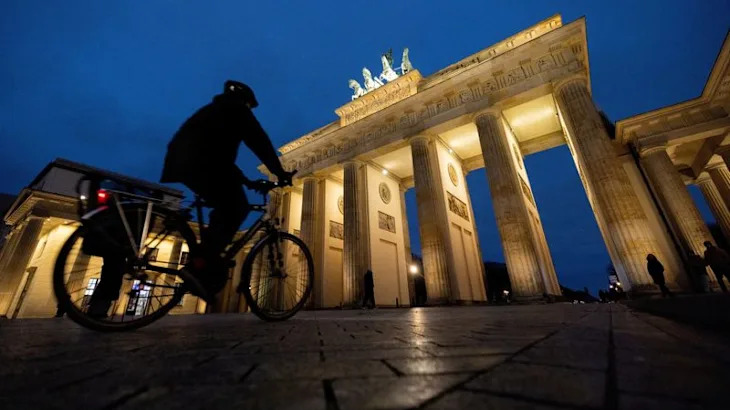 Analysis-German spending boost to leave lasting impact on world bond markets