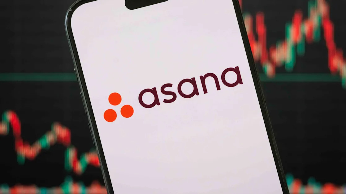 Asana Stock Plunges as CEO Steps Down, Firm Issues Soft Outlook