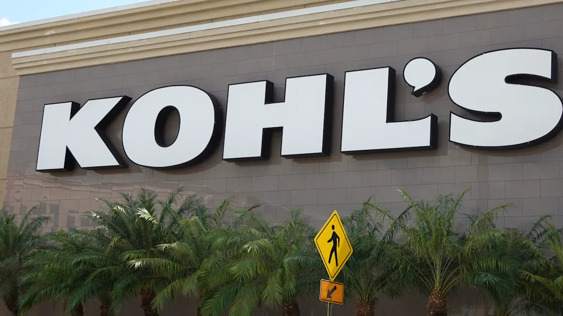 Kohl's stock plummets as sales drop, guidance widely misses estimates amid turnaround efforts
