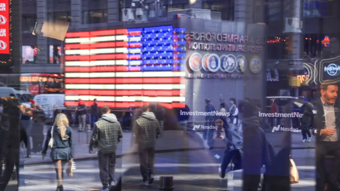 US Stock Skepticism Deepens as Goldman Cuts S&P 500 Target