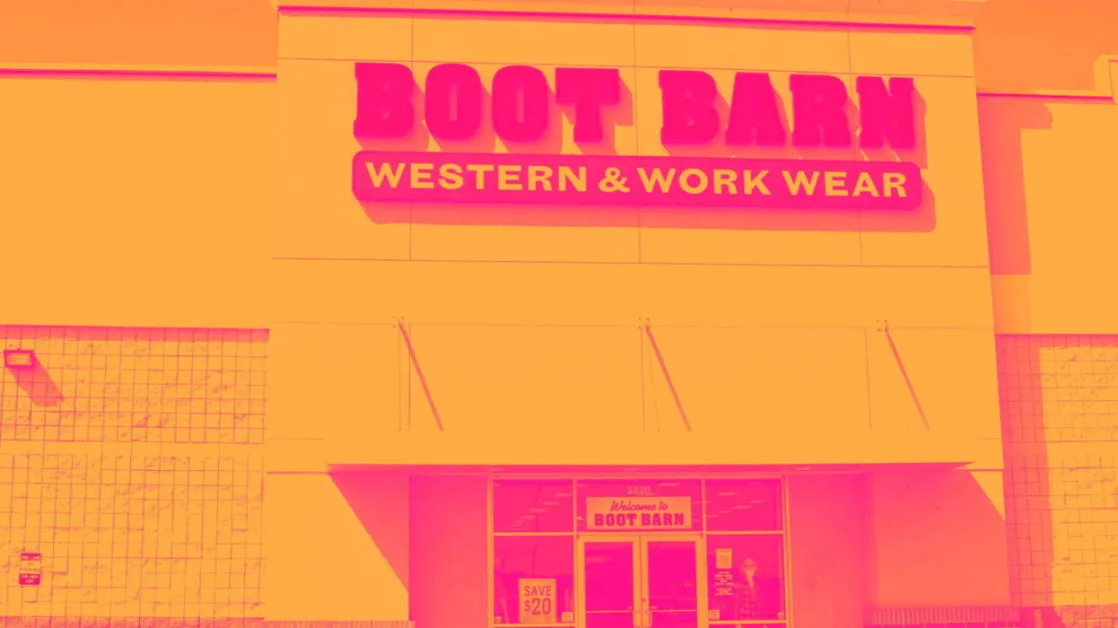 3 Reasons to Avoid BOOT and 1 Stock to Buy Instead