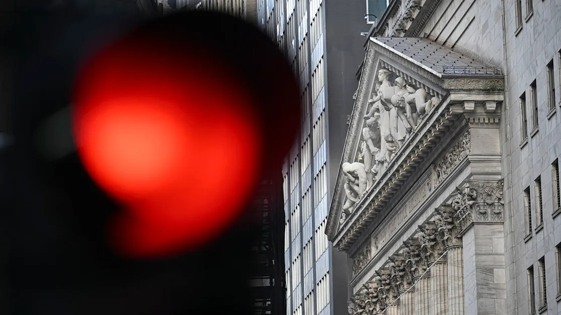 Wall Street turmoil rattles retirement savers, turning financial planners into therapists