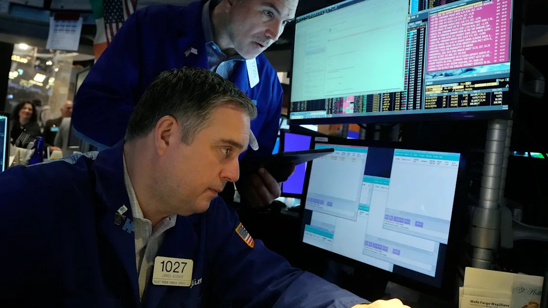 S&P 500 jumps 1.9% and Dow leaps 600, but not by enough to keep stocks from 4th straight losing week