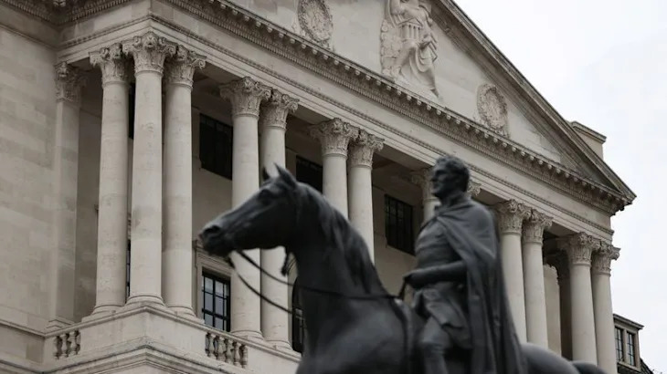Analysis-Hedge fund dominance latest risk for febrile UK debt markets