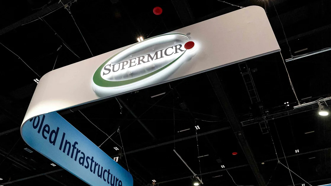 Supermicro Stock Jumps to Lead S&P 500 Gainers as JPMorgan Boosts Rating