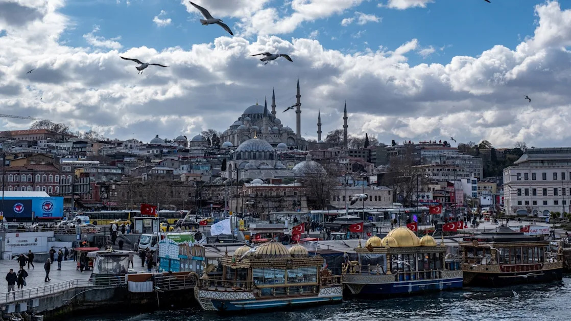 Turkey Bans Short Selling, Eases Buyback Rules to Bolster Stocks