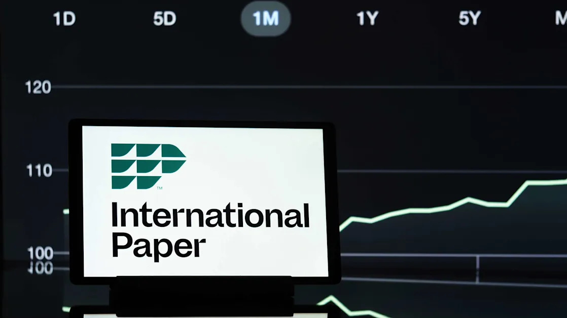 International Paper Stock Leads S&P Gainers on New Growth Targets