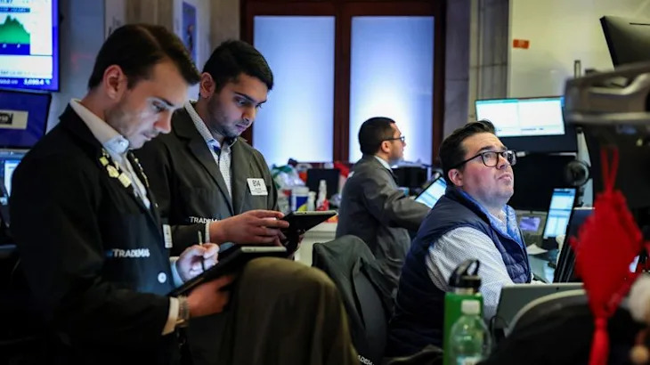 US stocks end higher as traders focus on tariffs, data