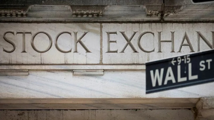 Wall Street bonuses jump 32% as total surges to record, NY comptroller says